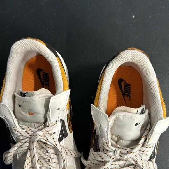 Nike Women's Beige and Orange Sneakers - Picture 9 of 10